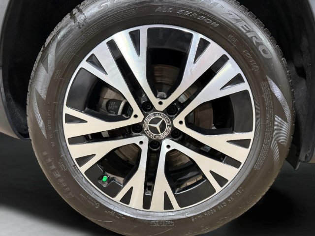 Used 2024 Mercedes-Benz GLB 250 4MATIC image 36