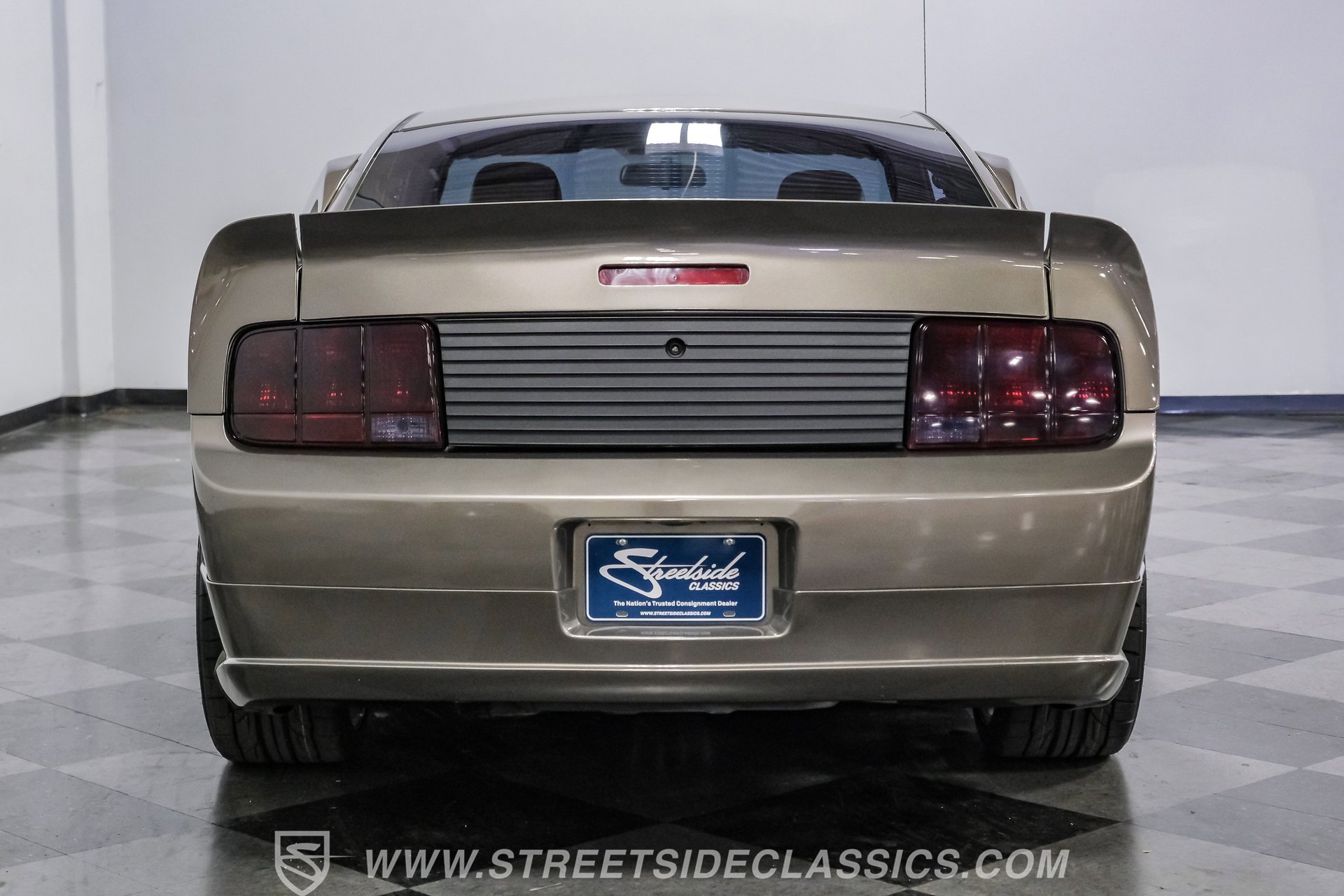 Used 2005 Ford Mustang GT image 10