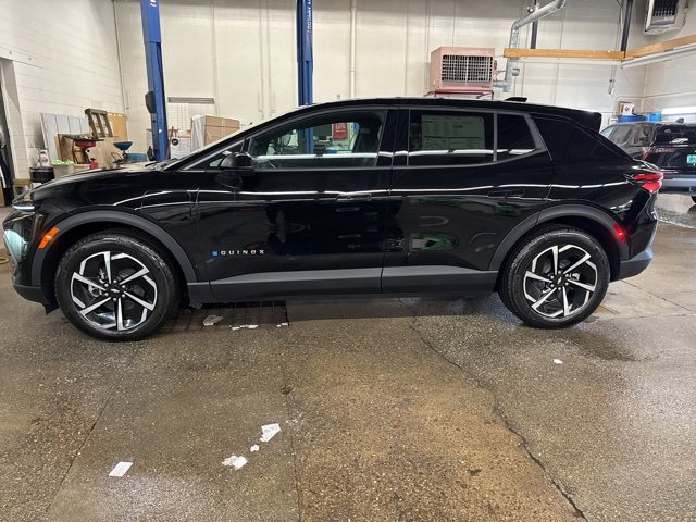 New 2026 Chevrolet Equinox EV LT image 3