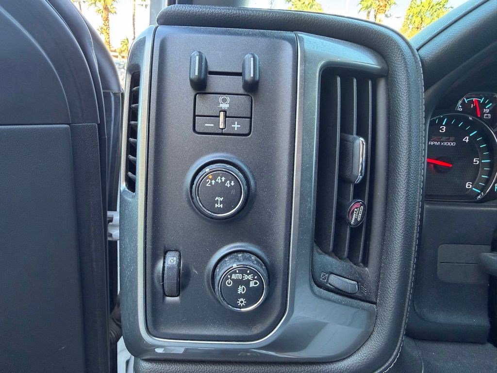 Used 2018 Chevrolet Silverado 2500 LTZ w/ Custom Sport Edition AWD/4WD image 15