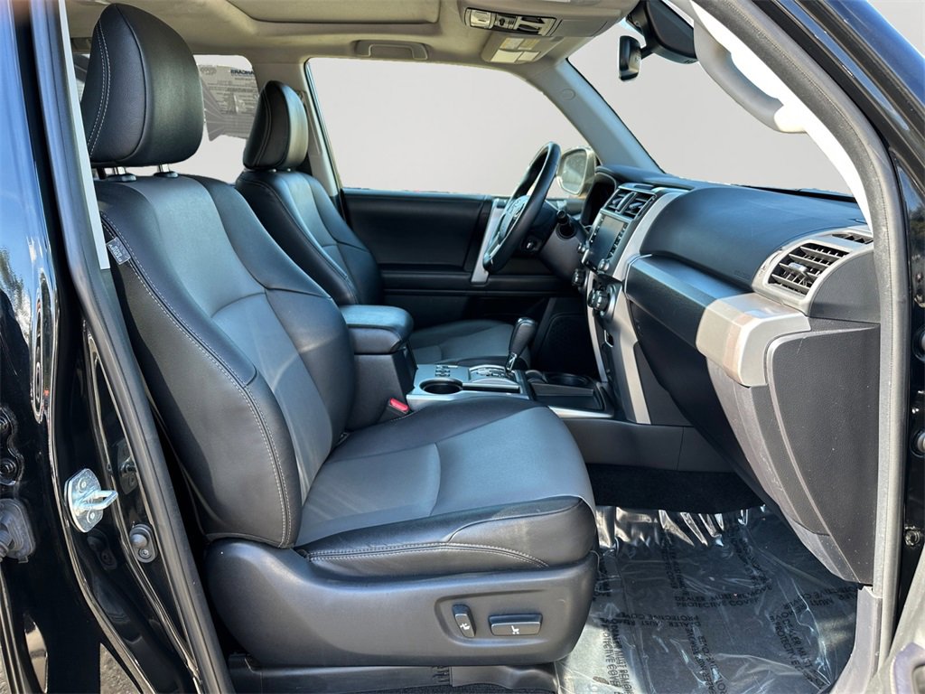 Used 2022 Toyota 4Runner SR5 Premium image 12
