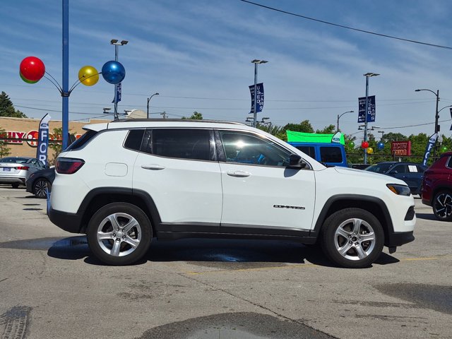 Used 2024 Jeep Compass Latitude AWD/4WD image 3