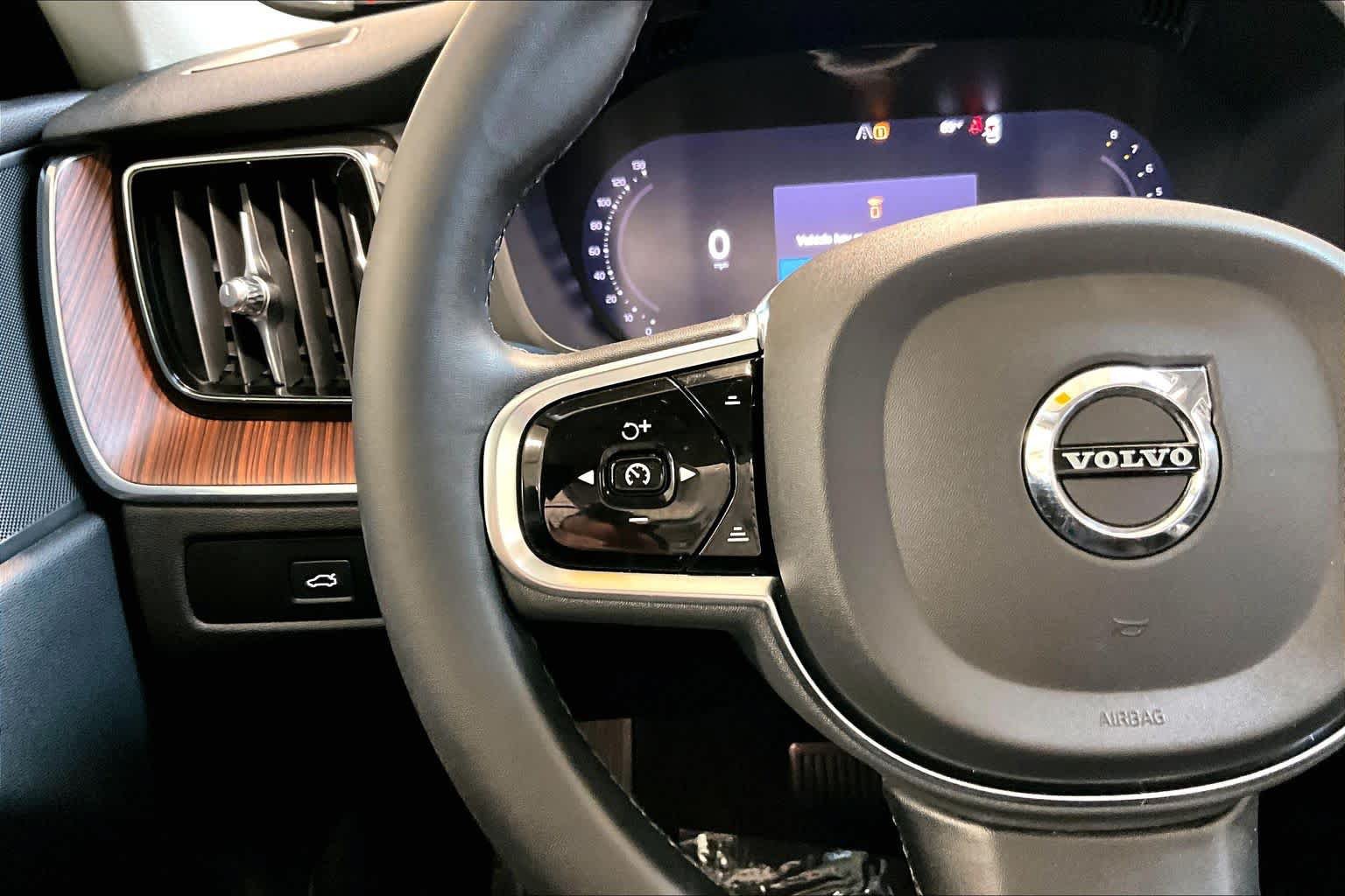 Certified 2023 Volvo XC60 B5 Plus w/ Climate Package AWD/4WD image 23