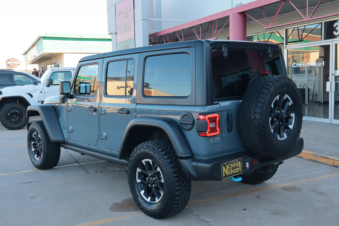 Used 2024 Jeep Wrangler Unlimited Rubicon 4xe AWD/4WD image 6