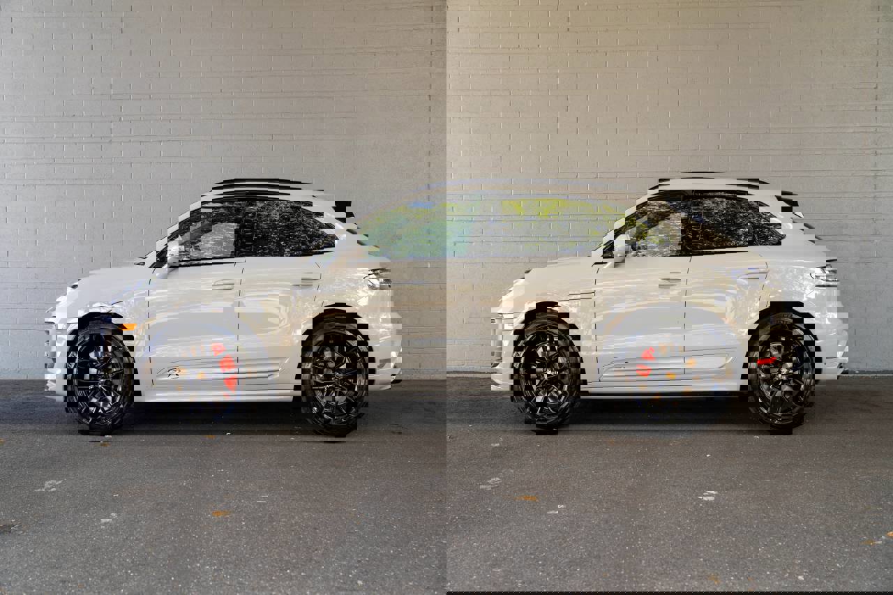 New 2026 Porsche Macan GTS image 2