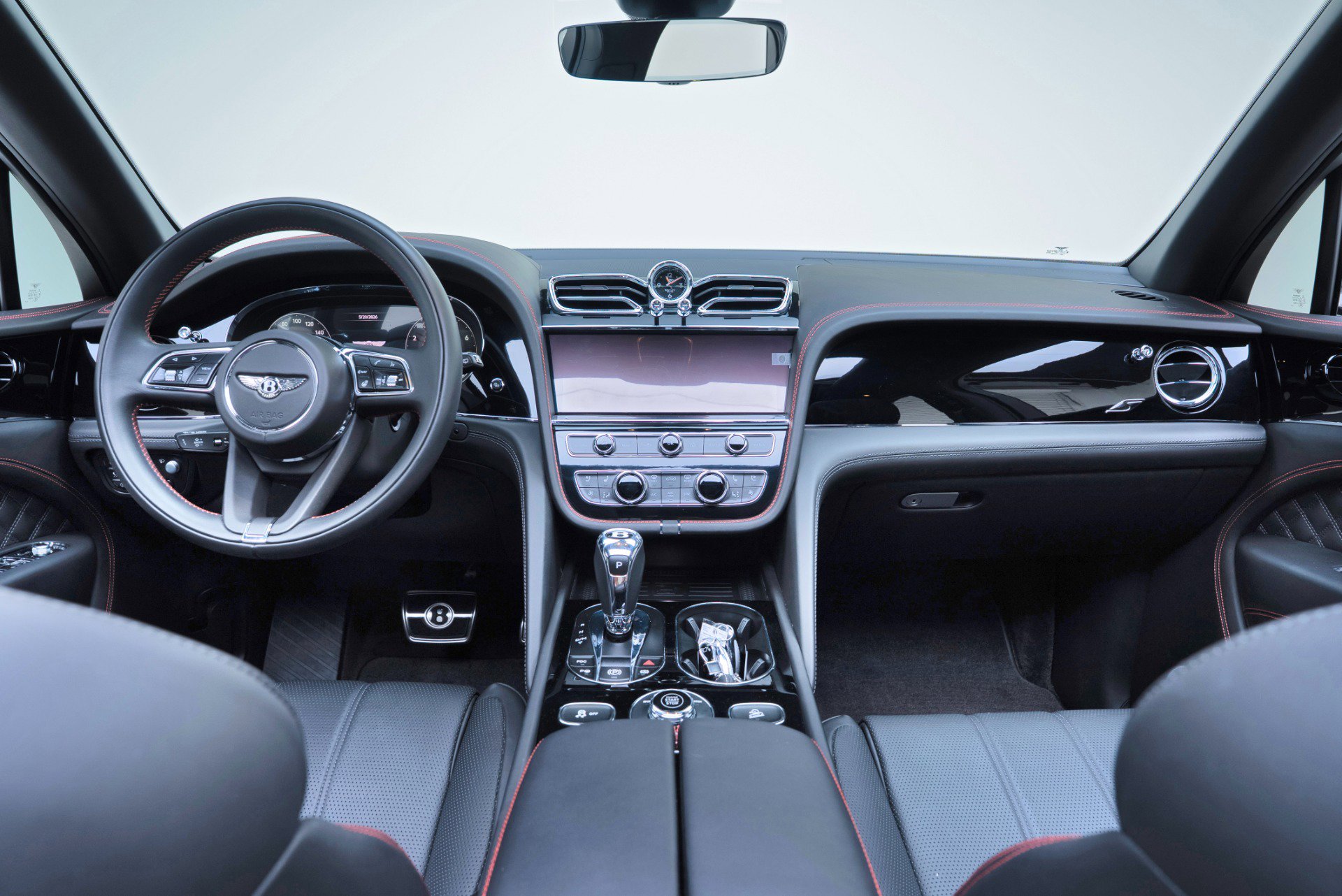 Used 2022 Bentley Bentayga AWD/4WD image 2