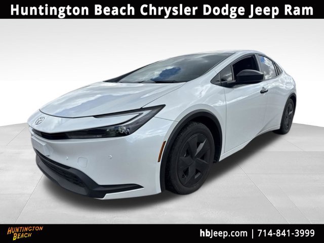 Used 2025 Toyota Prius LE FWD image 1