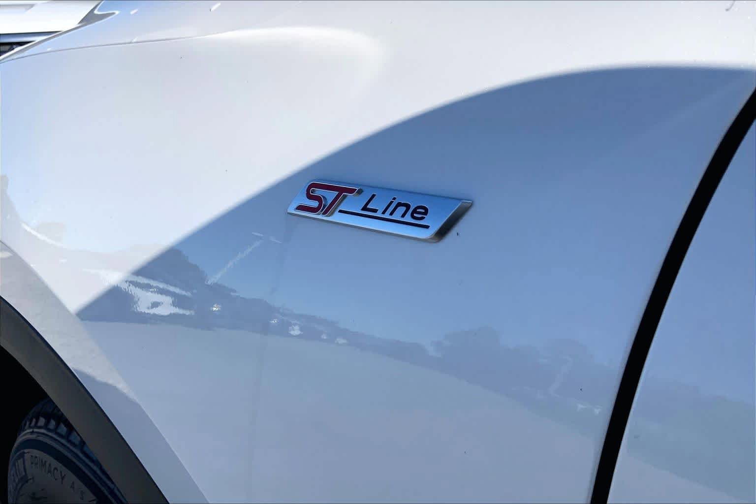 New 2026 Ford Escape ST-Line w/ Tech Pack #1 FWD image 15