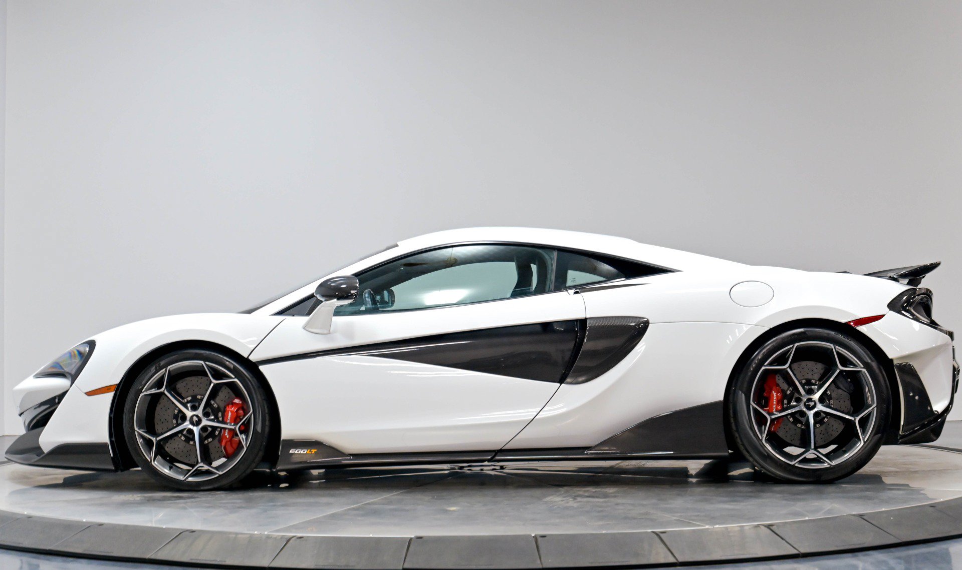 Used 2019 McLaren 600LT RWD image 27