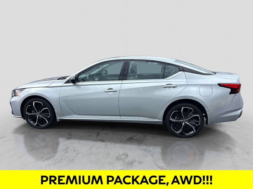 Used 2024 Nissan Altima 2.5 SR w/ SR Premium Package image 2