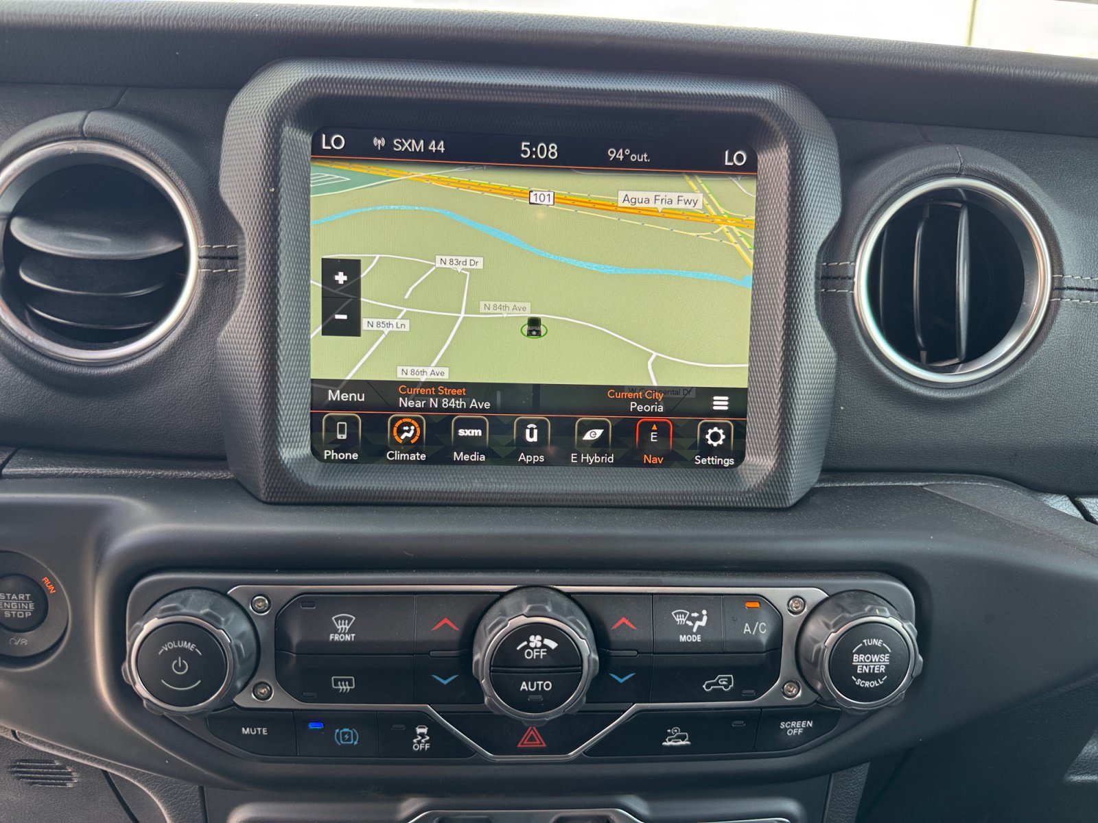 Used 2023 Jeep Wrangler Unlimited Sahara AWD/4WD image 28