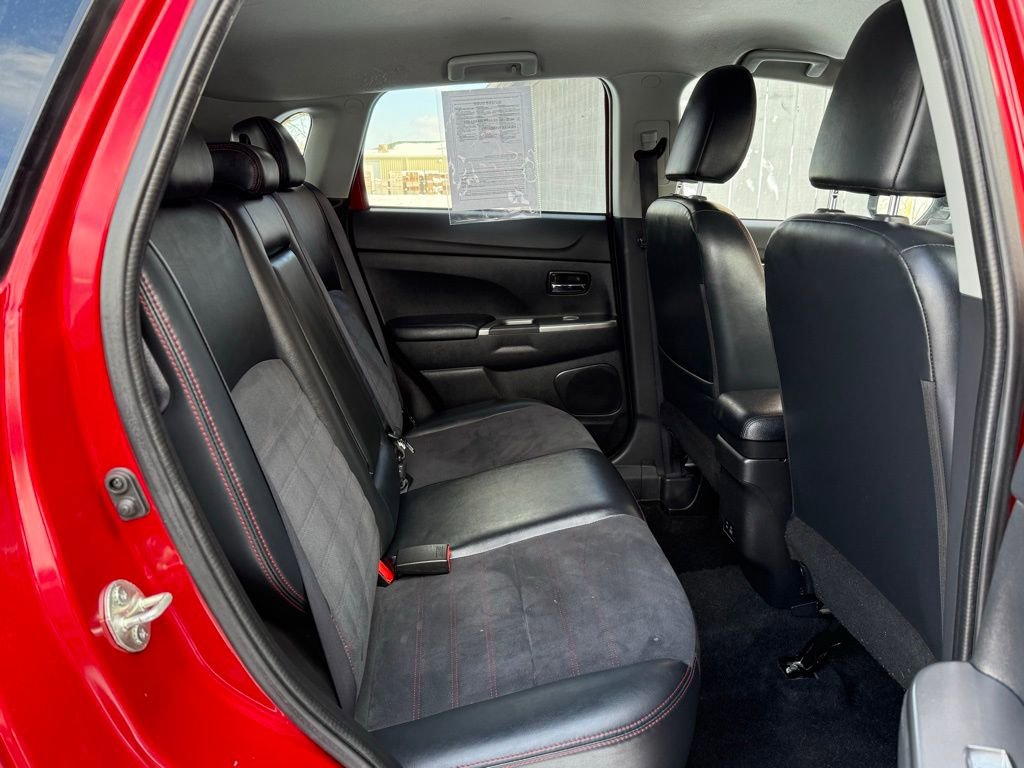 Used 2022 Mitsubishi Outlander Sport SE image 13