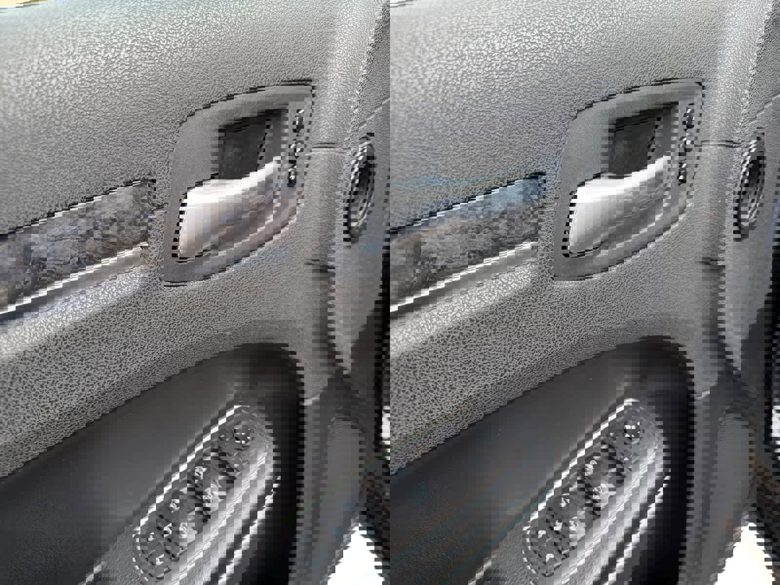 Used 2023 Chrysler 300 Touring L w/ Popular Equipment Group image 11