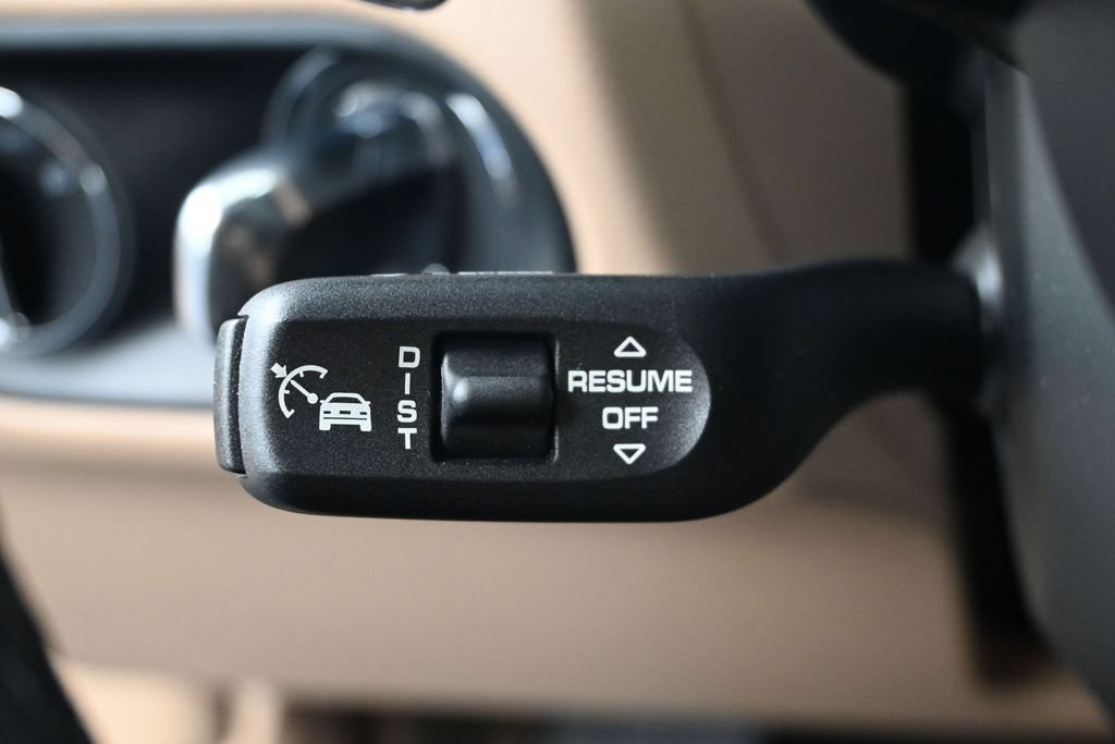 Certified 2026 Porsche Macan AWD/4WD image 22