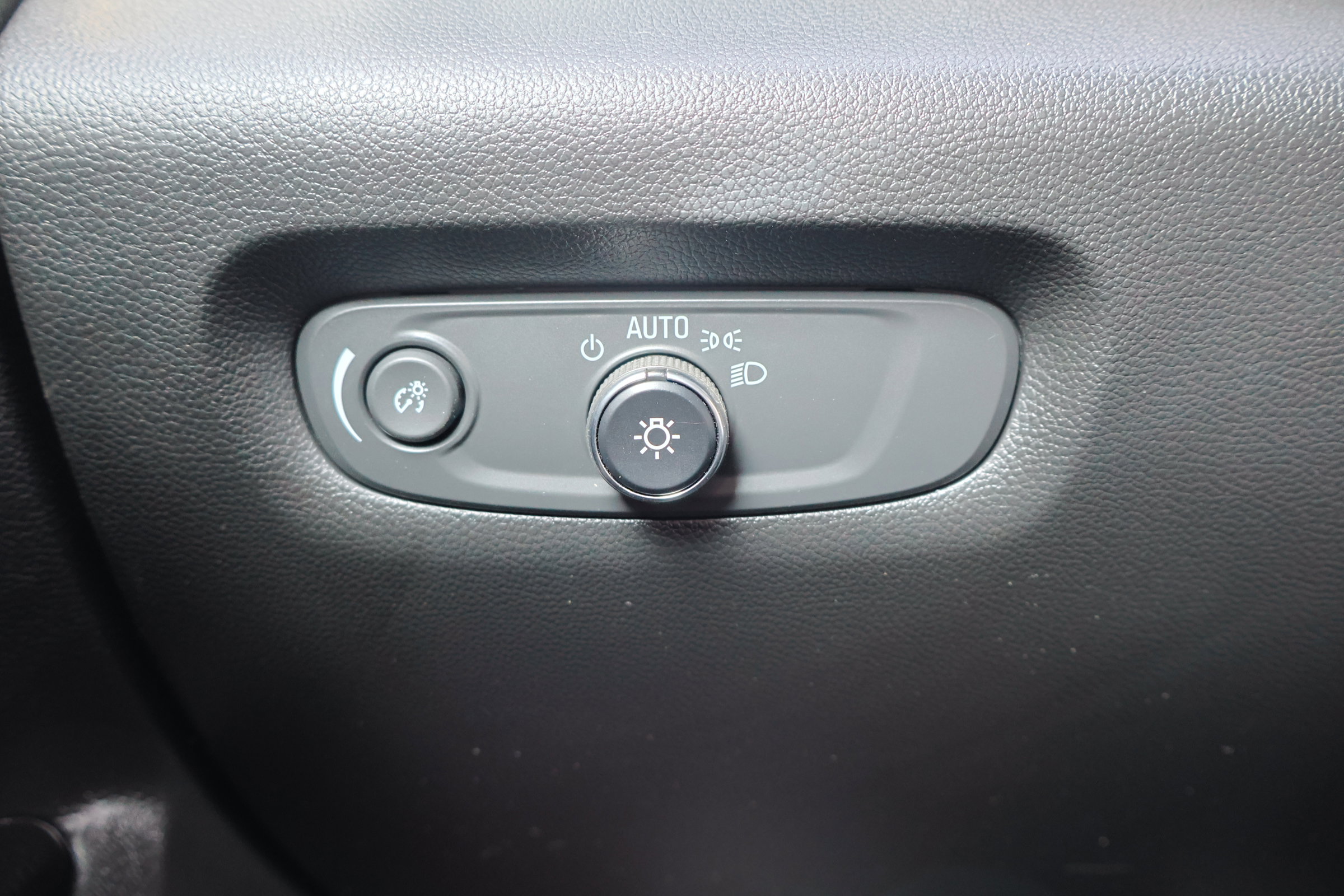 Used 2022 Chevrolet Traverse LS w/ LPO, Cargo Package image 16