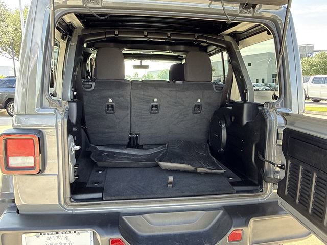 Used 2023 Jeep Wrangler Unlimited Rubicon w/ Cold Weather Group AWD/4WD image 13
