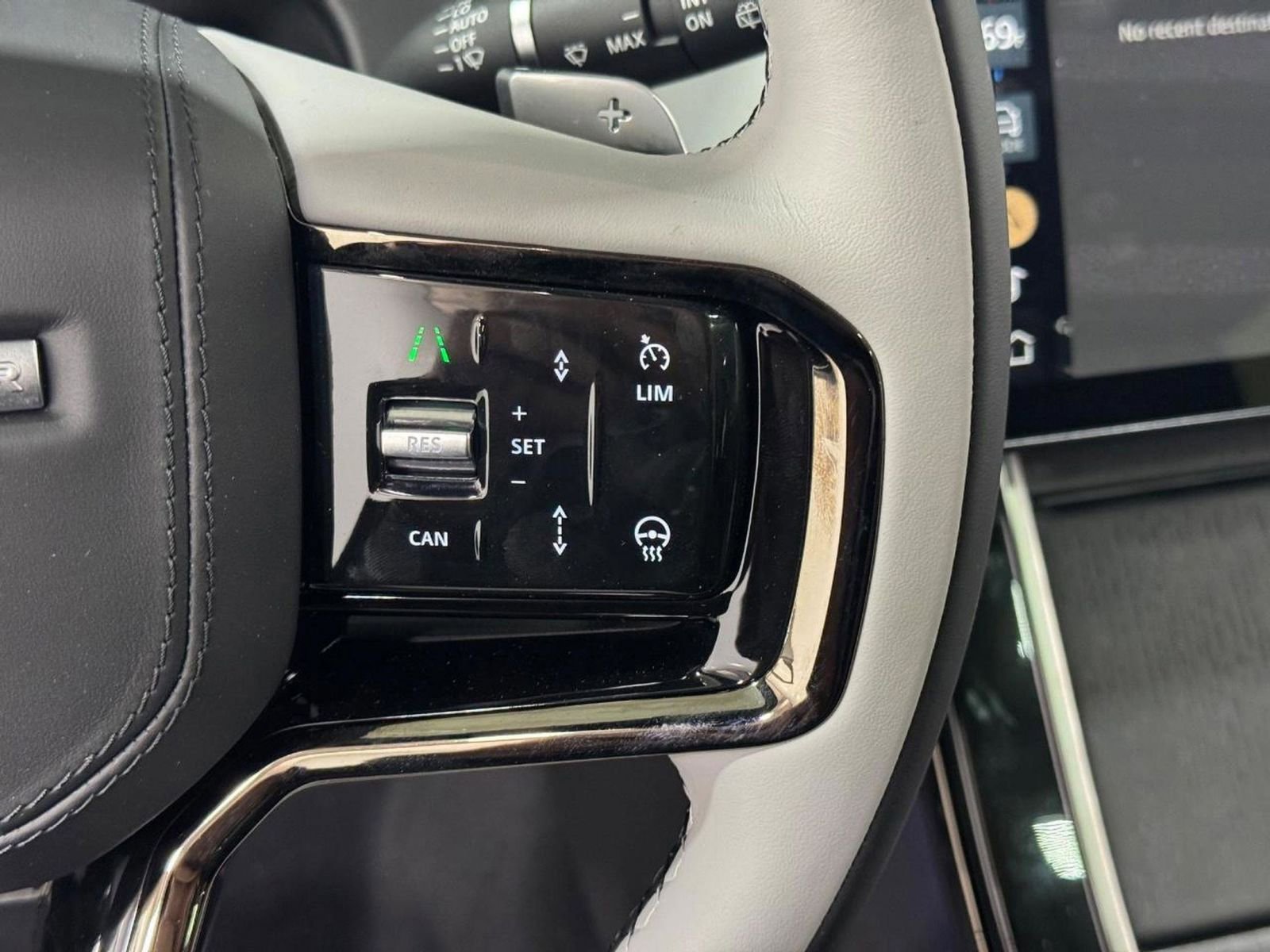 New 2026 Land Rover Range Rover Velar Dynamic SE image 27