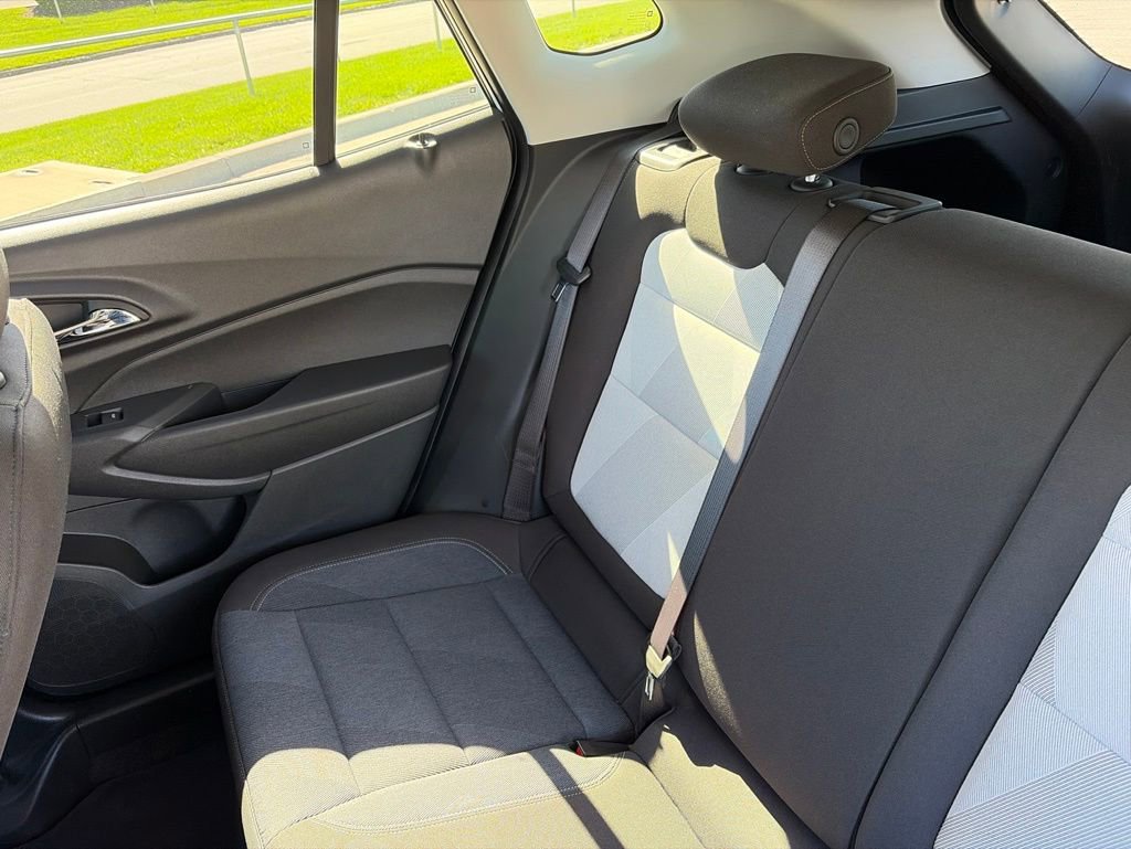 Used 2024 Chevrolet Trax LS w/ LS Convenience Package FWD image 40