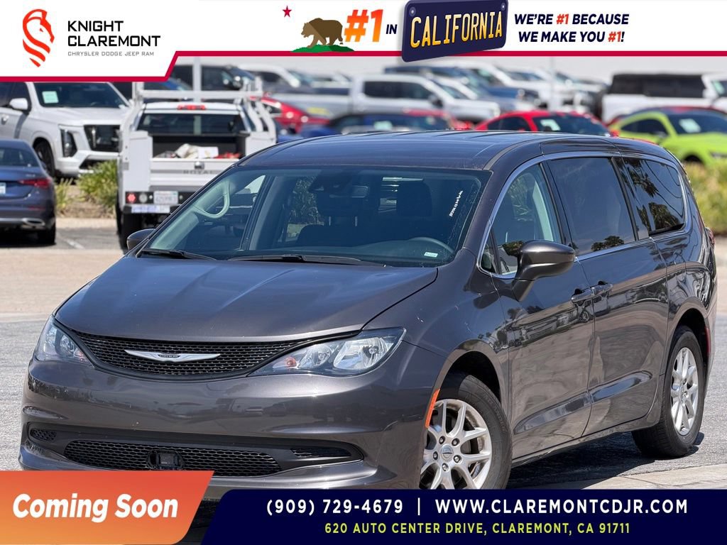 Used 2023 Chrysler Voyager LX FWD image 1