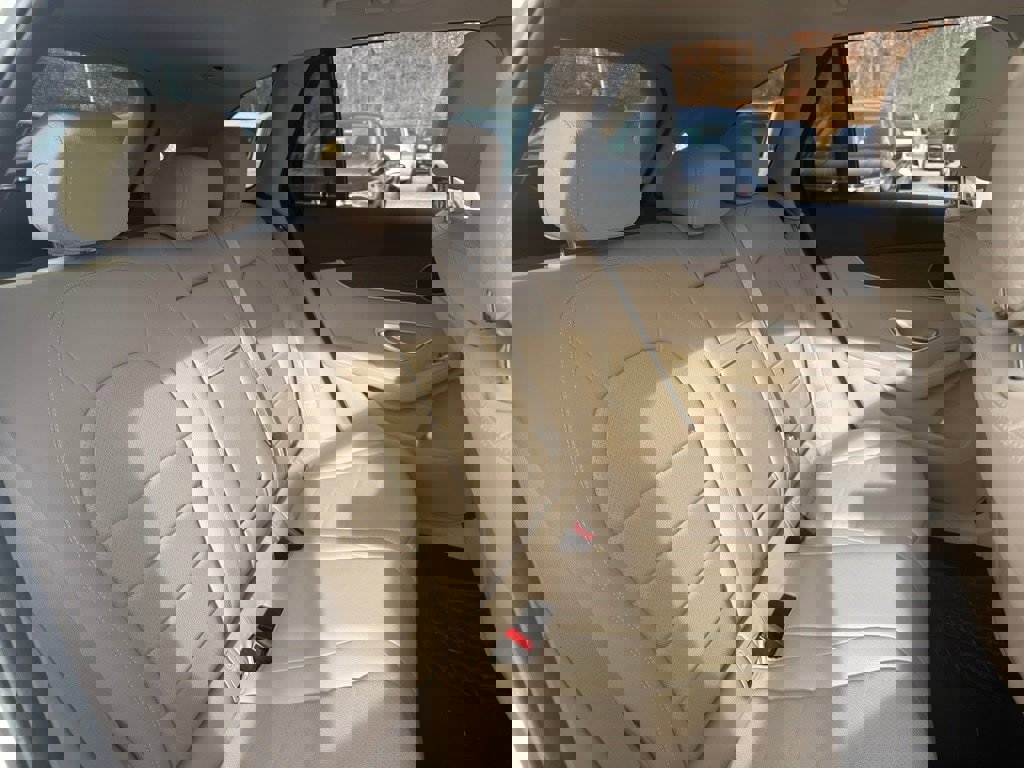 Used 2022 Mercedes-Benz GLC 300 4MATIC image 29