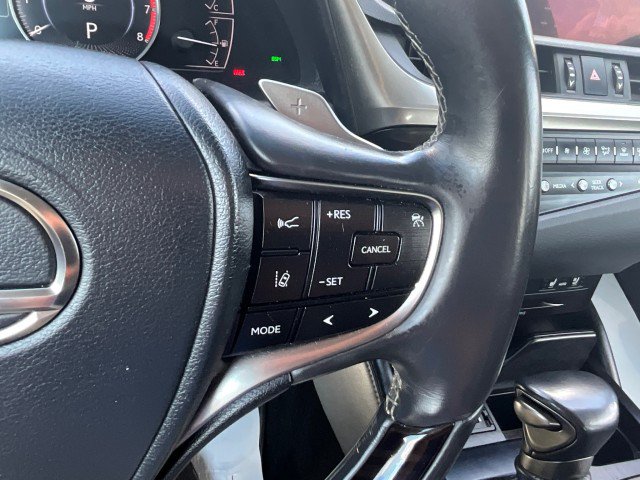 Used 2020 Lexus ES 300h w/ Premium Package FWD image 15