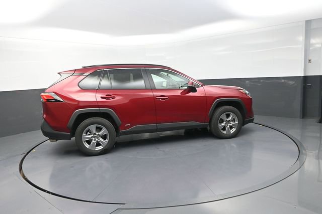 Used 2025 Toyota RAV4 XLE AWD/4WD image 12