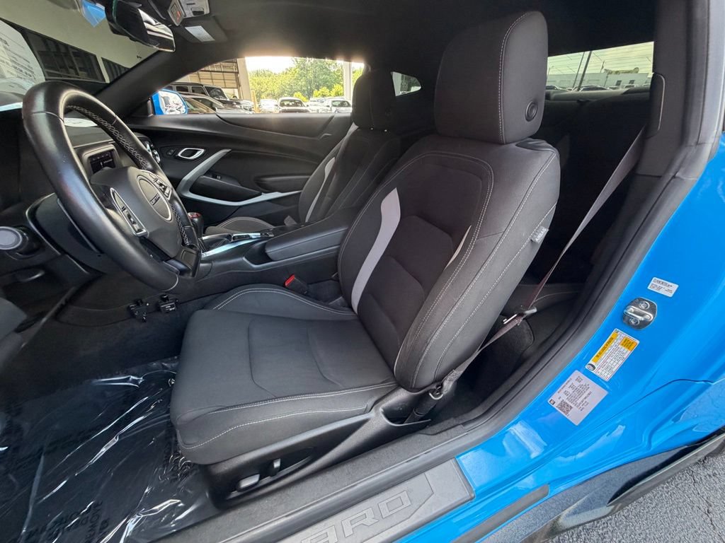 Used 2022 Chevrolet Camaro LT RWD image 27