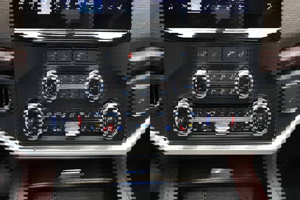 Used 2024 Ford Expedition Limited image 26