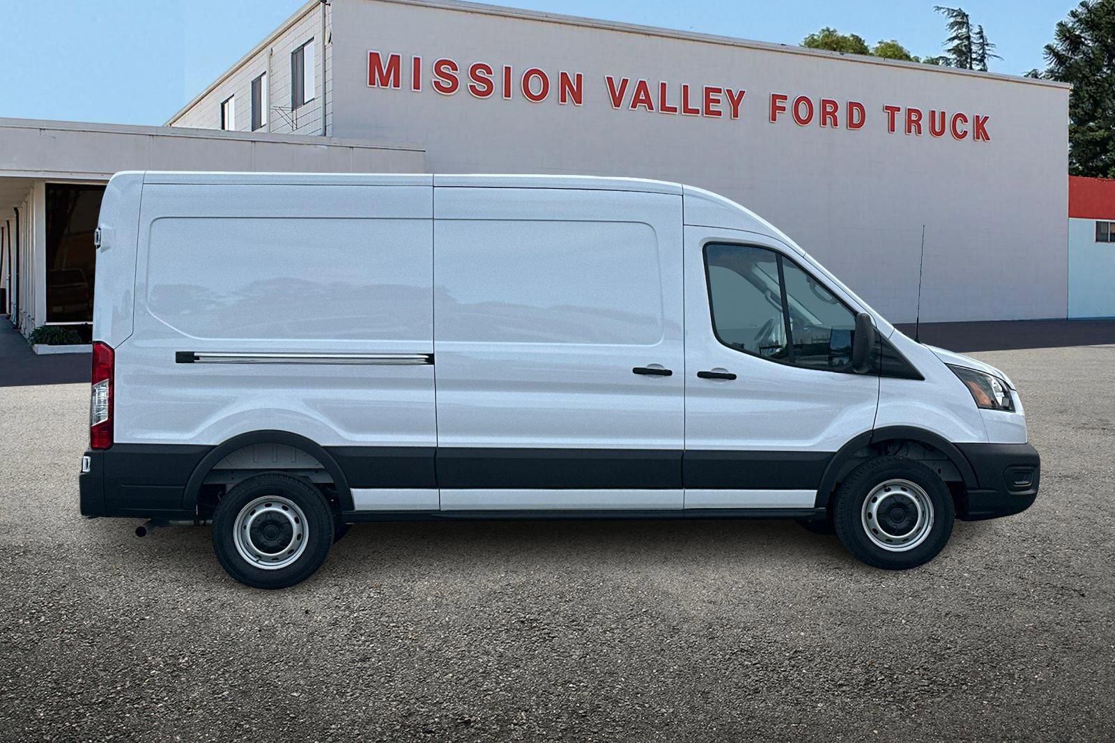 New 2026 Ford Transit 250 148 Medium Roof RWD image 3