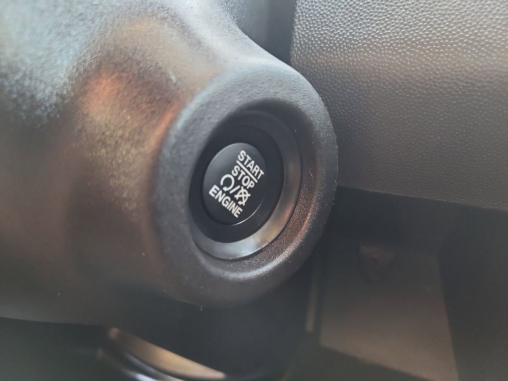 Used 2024 RAM ProMaster 2500 w/ Convenience Group image 24