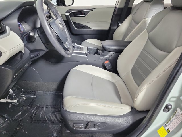 Used 2021 Toyota RAV4 XLE Premium FWD image 19