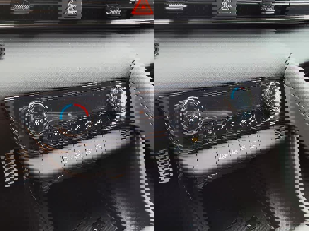 New 2025 Hyundai Elantra Sport w/ Cargo Package image 18