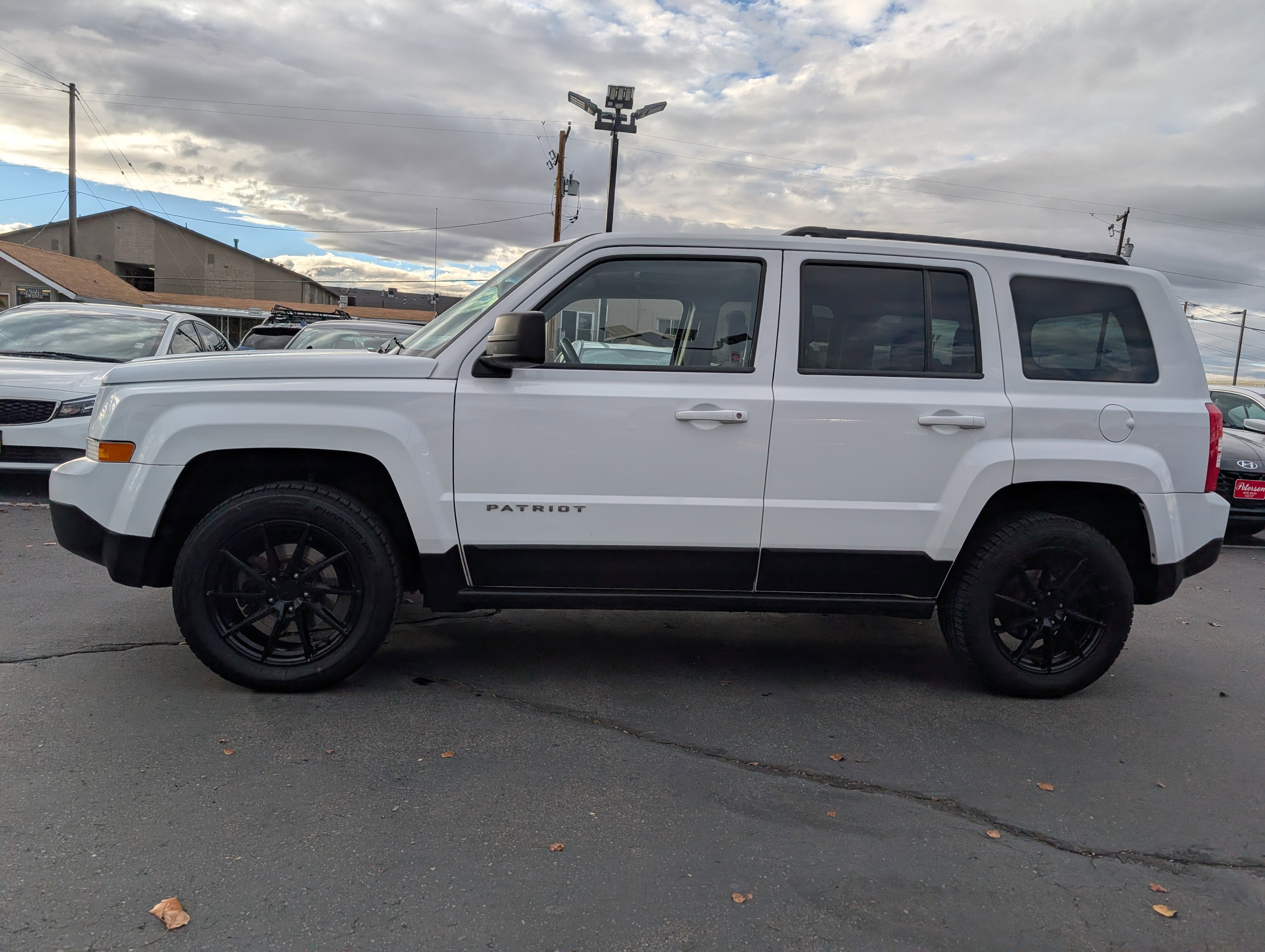 Used 2015 Jeep Patriot Latitude w/ Sun/Sound Group image 17