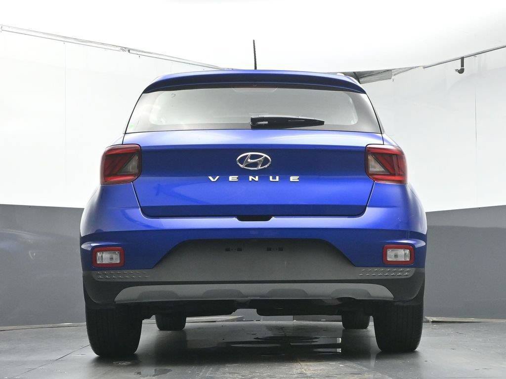 Used 2023 Hyundai Venue SEL FWD image 35