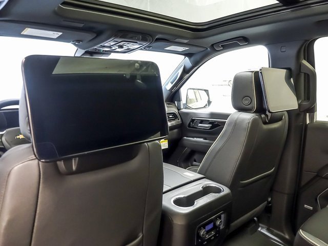 New 2026 Chevrolet Suburban Premier image 12