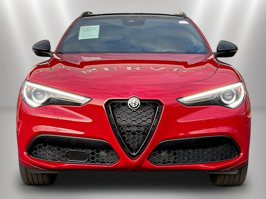 Used 2023 Alfa Romeo Stelvio Veloce AWD/4WD image 2