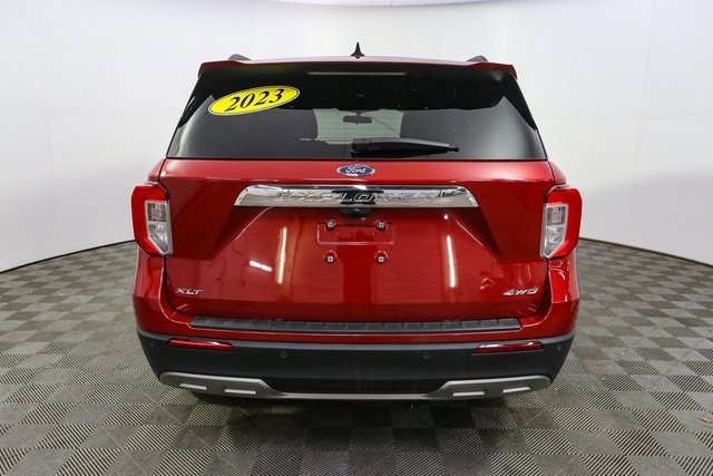 Used 2023 Ford Explorer XLT w/ Equipment Group 202A image 8