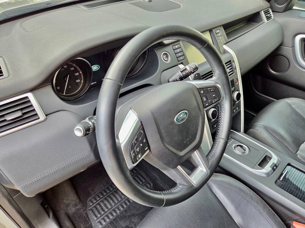 Used 2017 Land Rover Discovery Sport HSE AWD/4WD image 26