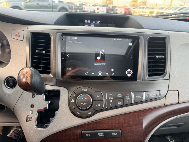 Used 2013 Toyota Sienna Limited w/ Premium Pkg FWD image 38