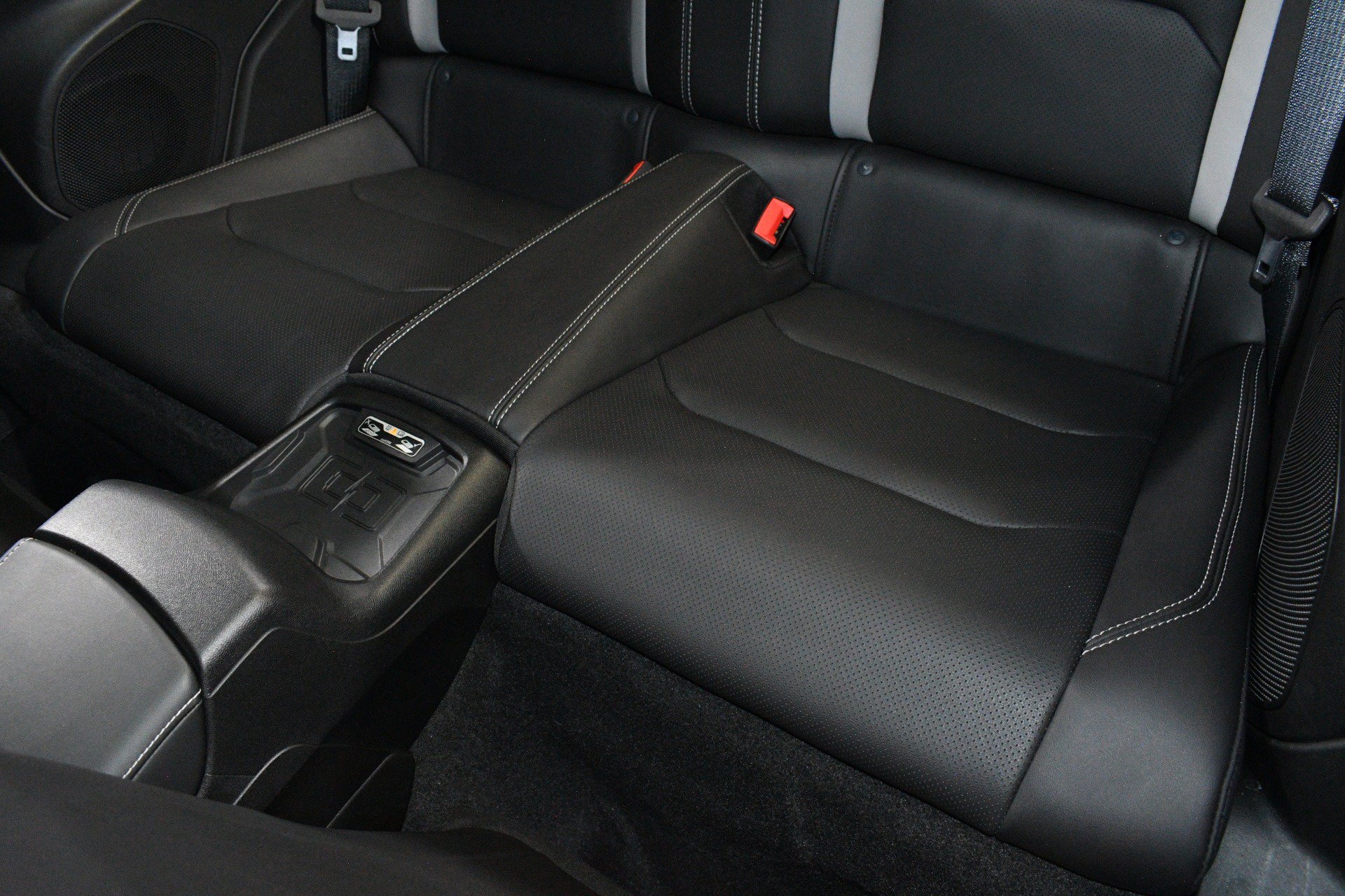 Used 2021 Chevrolet Camaro SS RWD image 19