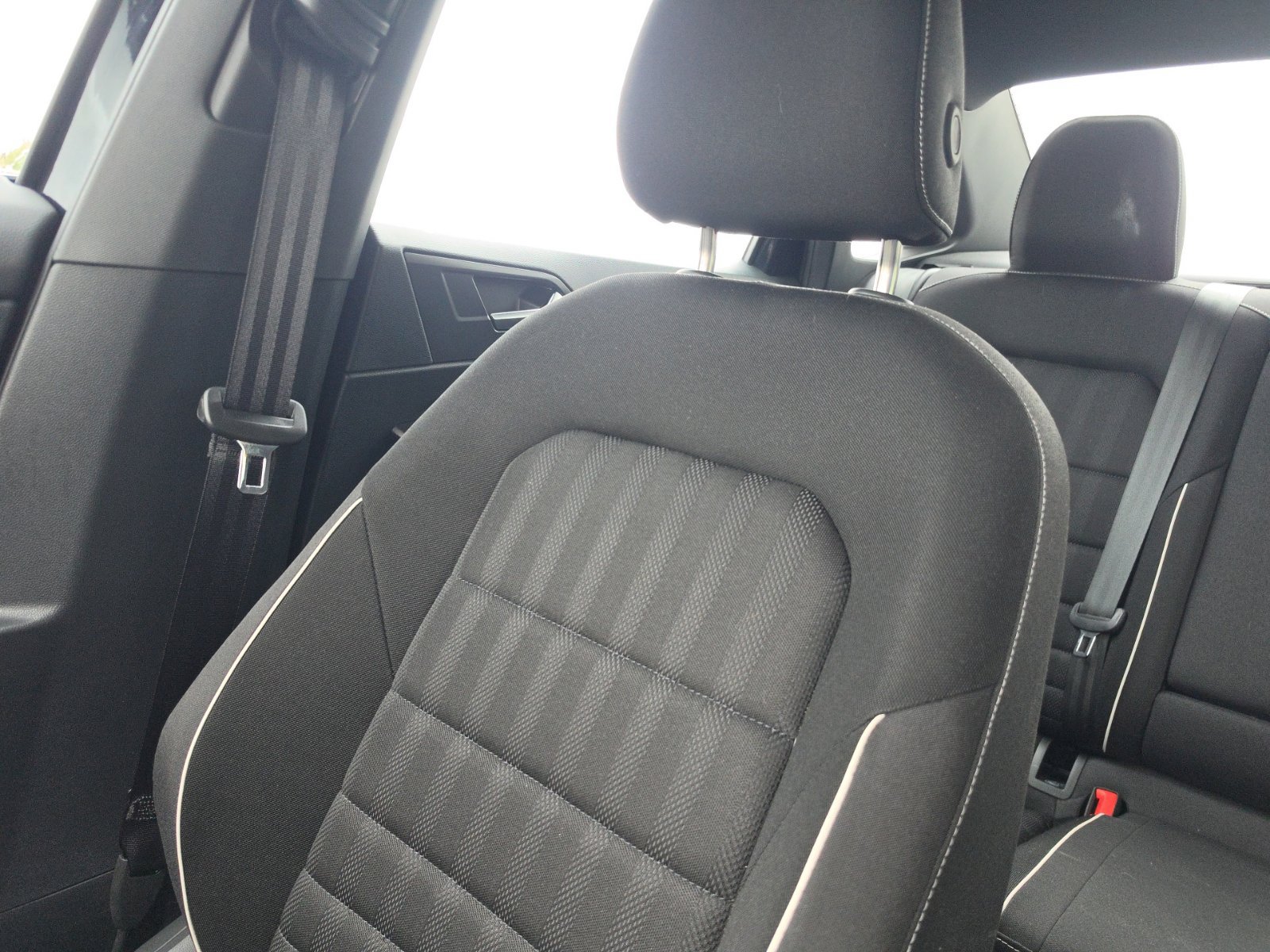 Certified 2024 Volkswagen Jetta Sport FWD image 29