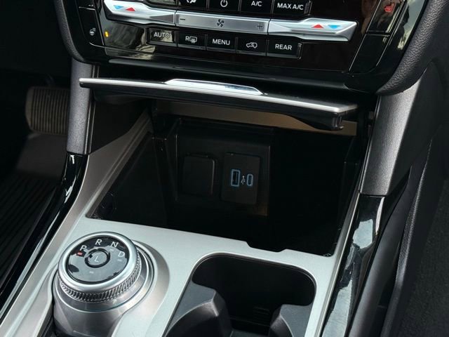 Used 2024 Ford Explorer ST-Line w/ Class IV Trailer Tow Package image 31