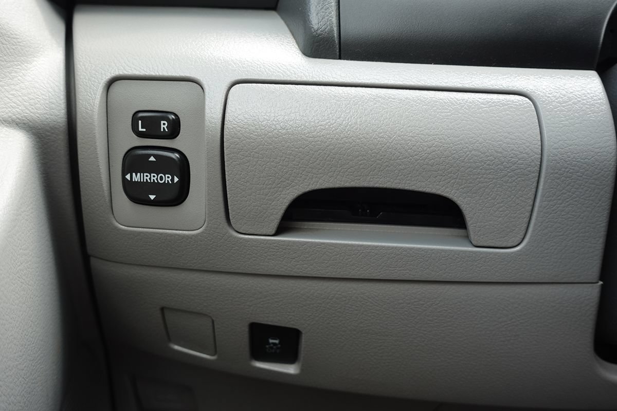 Used 2011 Toyota Camry LE FWD image 36