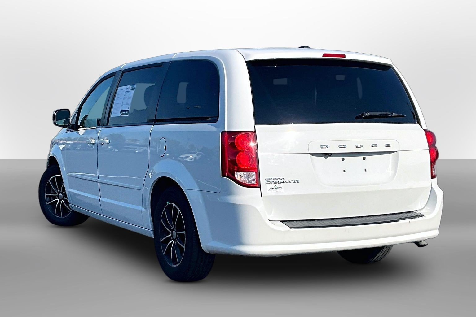 Used 2017 Dodge Grand Caravan SE FWD image 9