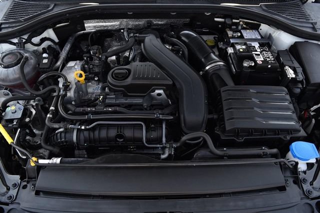 Used 2025 Volkswagen Jetta SE w/ Sunroof Package FWD image 25