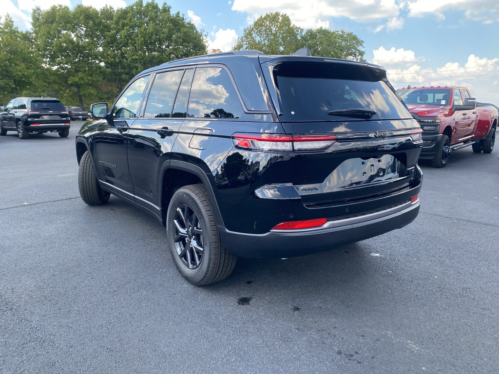 New 2027 Jeep Grand Cherokee Altitude AWD/4WD image 7