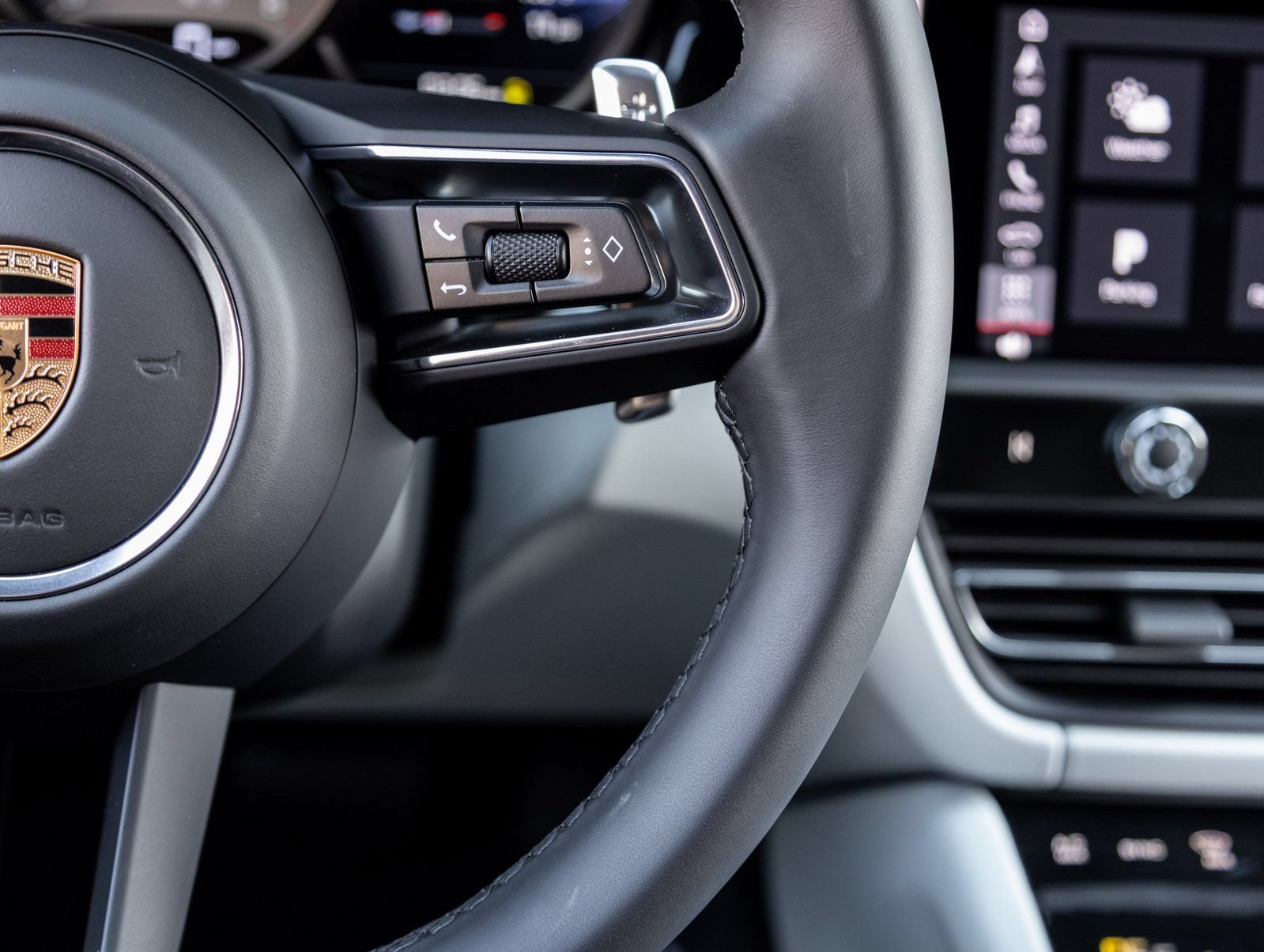 Certified 2026 Porsche Macan S AWD/4WD image 16