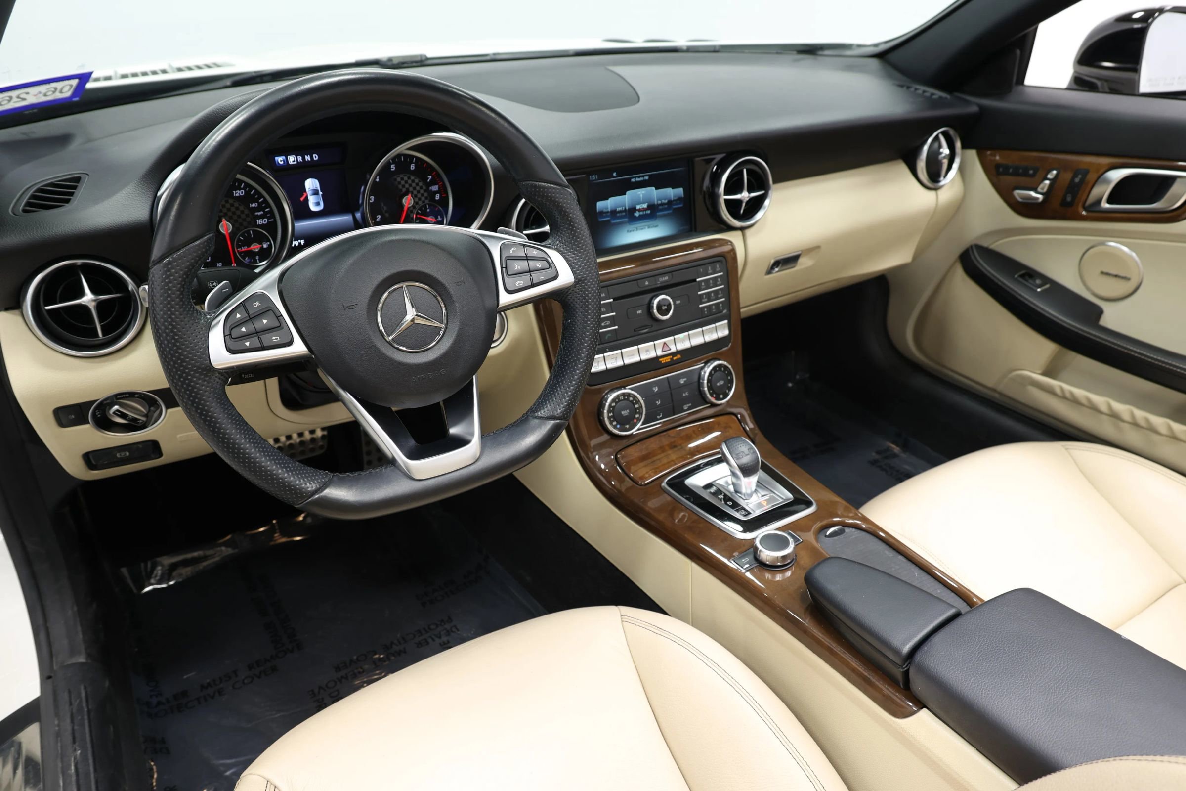 Used 2018 Mercedes-Benz SLC 300 image 2