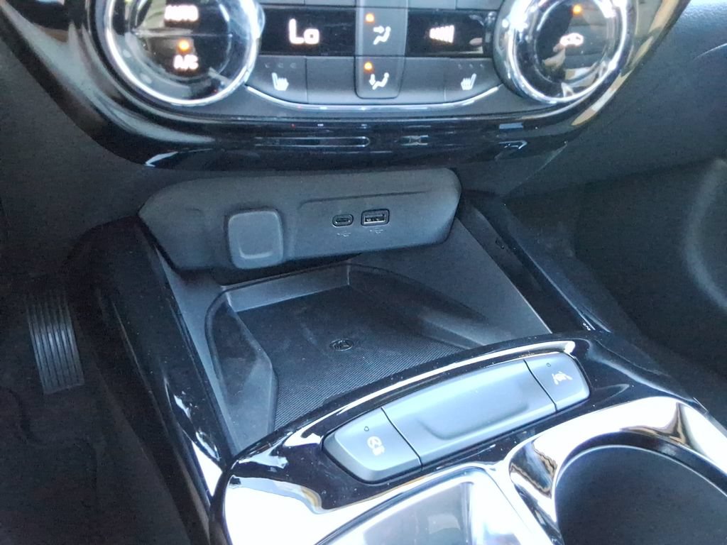 New 2026 Chevrolet Trax RS w/ Sunroof Package FWD image 31