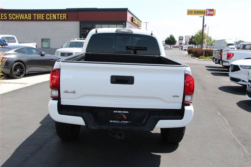Used 2019 Toyota Tacoma SR5 AWD/4WD image 8